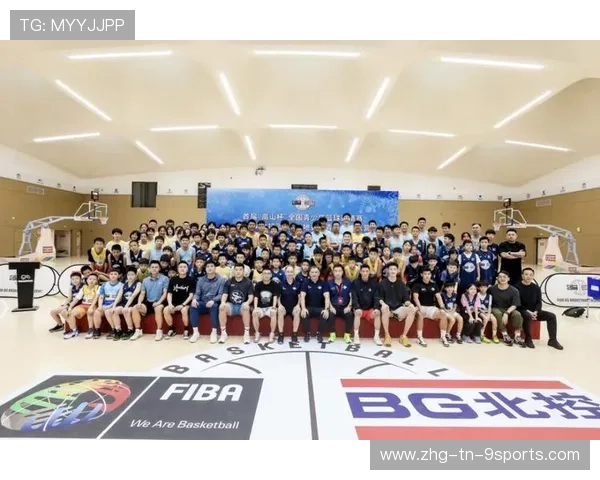 世界篮球学院在教学中加强实战演练与企业实习衔接，篮球培训进校园